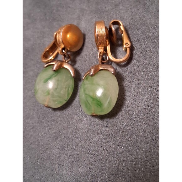 Vintage Trifari Faux Jade Fruit Earrings - Picture 4 of 5